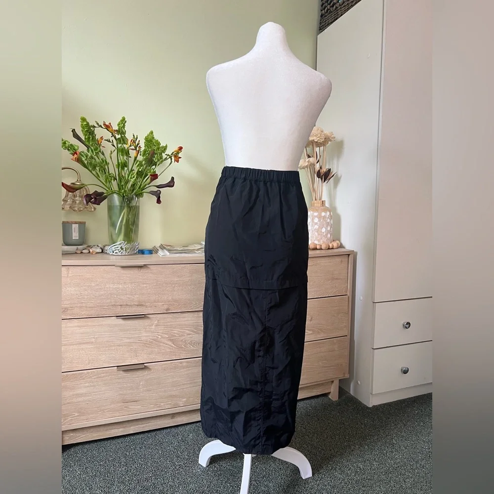 H&M Black Cargo Parachute Pocket Casual Midi Knee-Length High-Waist Modest Skirt - Picture 6 of 16